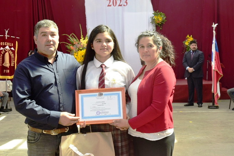 Licenciatura de octavos básicos Escuela Puerta de la Cordillera 2023 22-12-2023 (151)