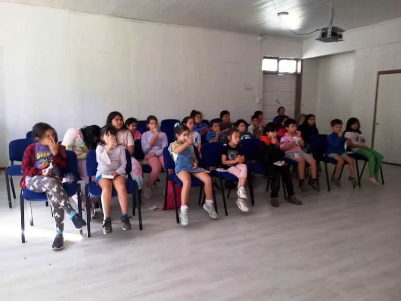 Biblioteca en terreno “Cine para niños en Recinto” 31-01-2024 (1)