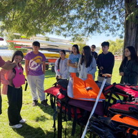 Adolescentes de la escuela de verano viajaron a la Laguna Avendaño de Quillón