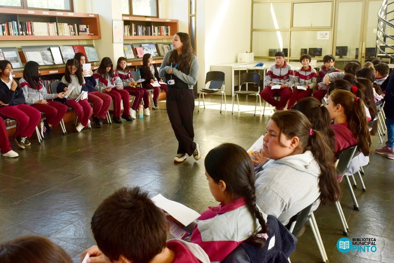 Conversatorio contra el ciberacoso junto a estudiantes de la Escuela Puerta de la Cordillera 21-03-2024 (7).jpg