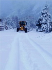 Retroexcavadora municipal limpia la nieve de los caminos de Las Trancas 11-06-2018 (7)